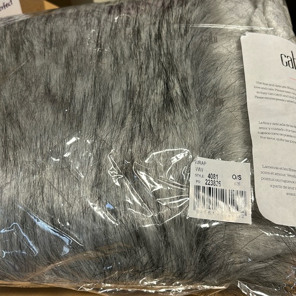 Cabi Heavenly Wrap 4081 still in bag - Picture 2 of 3